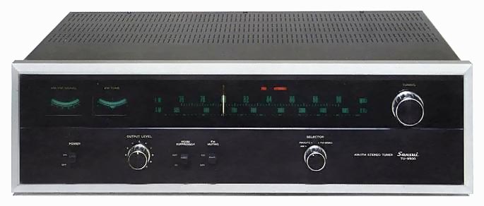 Allekirjoittaneen käytössä oleva järeä Sansui TU-9500 viritin vuodelta 1973. Kuva: Audio-database.com