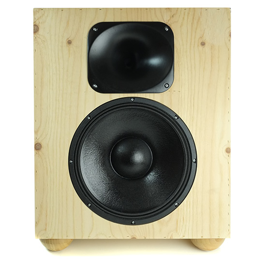 Basson keskipiste 243mm ja diskantin 555mm alareunasta.